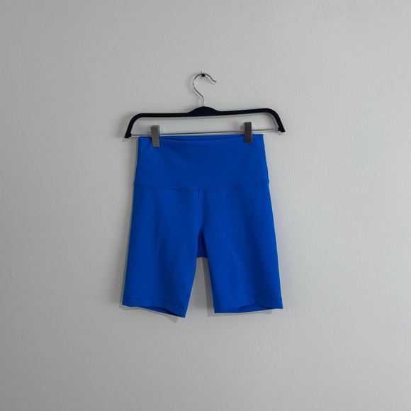 Lululemon Wunder Train High-Rise Short 8"
Poolside size 6! - Picture 2 of 5